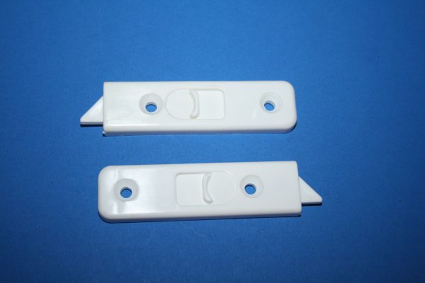 Alenco White Tilt Latch Set  2 15/16" x 13/16" V2807