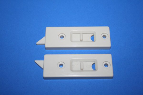 Fiberlux/Phillips Beige Tilt Latch Set 85-618BGA 3 1/16" X 1 3/32"