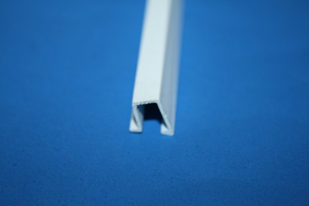 Florida Exturders Vinyl Glazing Bead 65532W