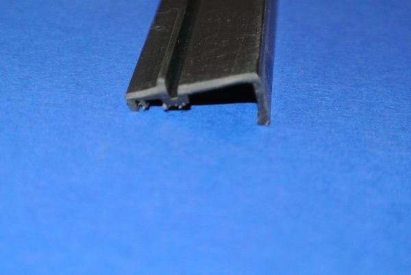 Acorn Glazing Bead 900-8744 Black Vinyl 3/4" x 5/16"